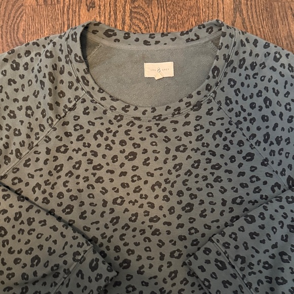 Lou & Grey Green Leopard Print Top - Picture 4 of 5